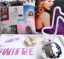 Load image into Gallery viewer, Swifty Fans